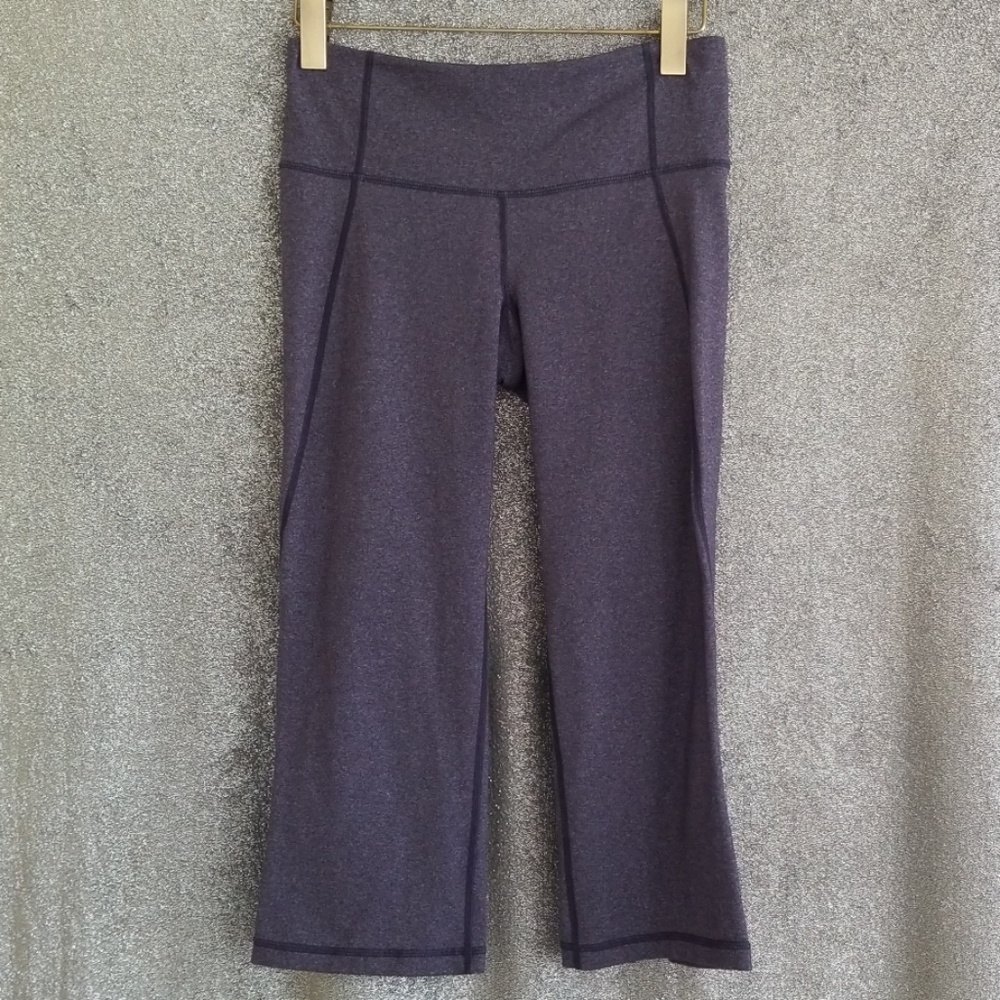 Lululemon size 6 Gather and crop capris